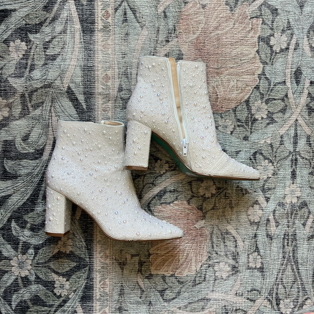 Betsy Johnson Cady Crystal Pave Bootie size 6.5